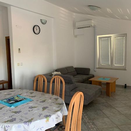 Apartmani Auer Pjescana Uvala Exterior foto
