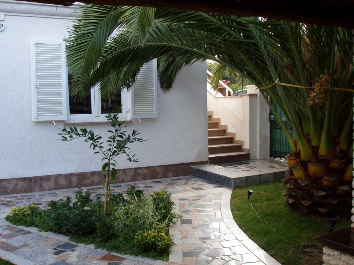 Apartmani Auer Pjescana Uvala Exterior foto